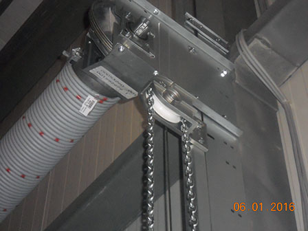 Hoermann SPU42 with wicket door