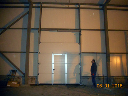Hoermann SPU42 with wicket door