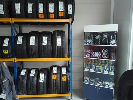 Tire rack